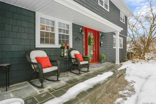 32 Pine Hill Ln, Huntington Station, NY 11746-6527