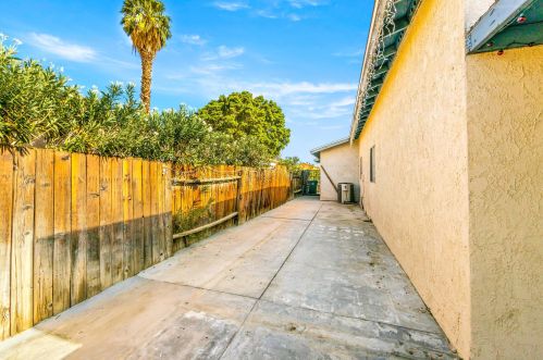 80694 Columbia Ave, Indio CA  92201-4948 exterior