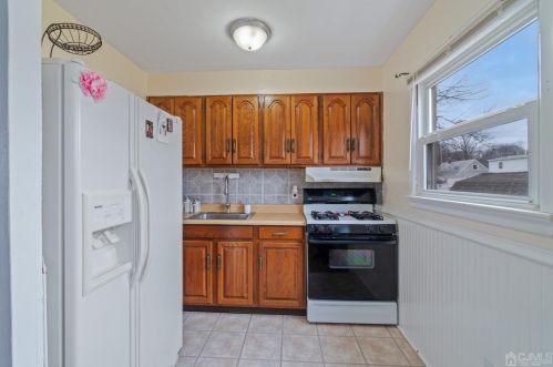 21 Hancock Pl, Iselin NJ  08830-1312 exterior