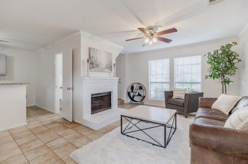 2213 Silverthorn Ln, Lewisville TX  75028-7246 exterior