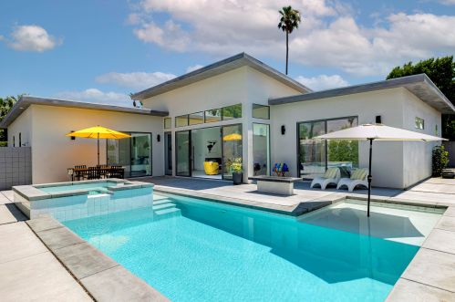 1507 San Jacinto Way, Palm Springs CA  92262-5807 exterior