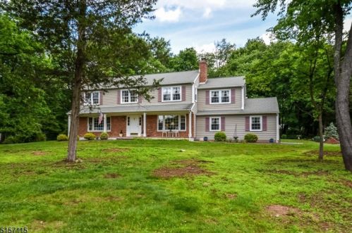 6 Cheryle Way, Annandale NJ  08801-3416 exterior