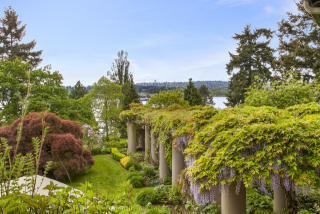 4315 33rd St, Seattle, WA 98105-5301