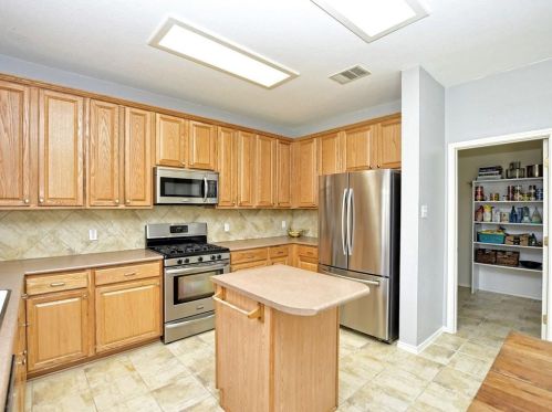 10208 Beard Ave, Austin TX 78748-3956 exterior