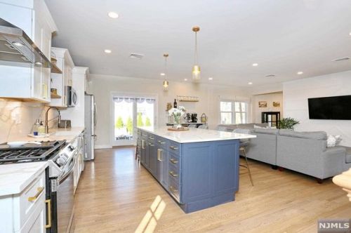 38 Radburn Rd, Ridgewood NJ  07452-3417 exterior