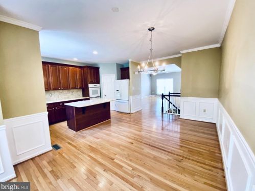 8381 Jovin Cir, Springfield VA  22153-4014 exterior