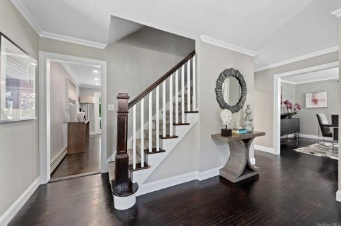 10 Carolyn Ln, Chappaqua, NY 10514-3506