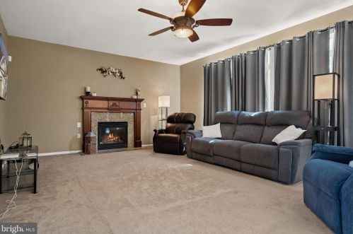 13 Victoria Dr, Swedesboro NJ  08085-3093 exterior