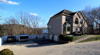 2020 Hearthstone Ct, Ashland KY  41102-9445 exterior