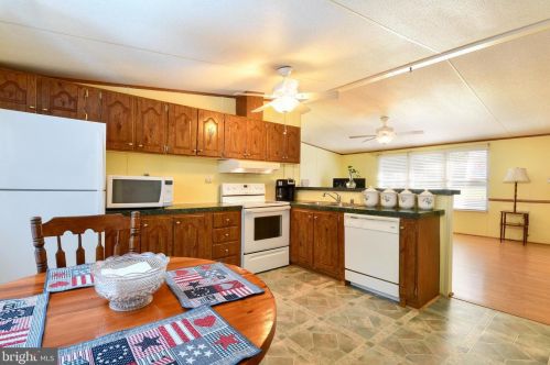 5906 Stanfield Rd, Spotsylvania VA  22551-2824 exterior