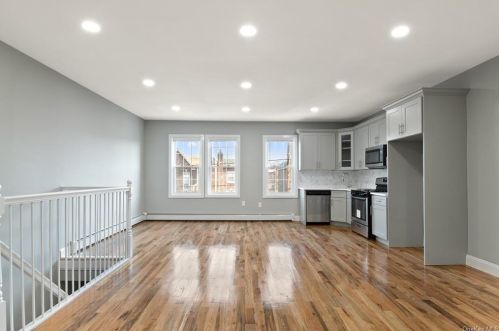 1715 Radcliff Ave, Bronx, NY 10462-4020