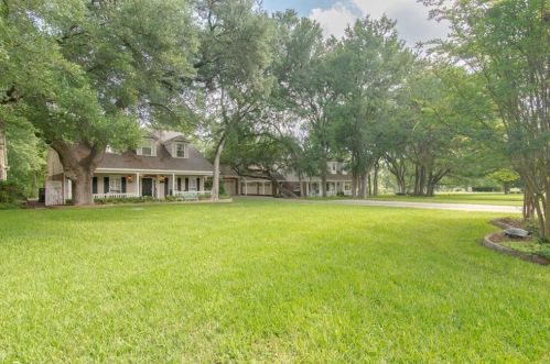 2112 Bluff Cir, Salado, TX 76571-5458