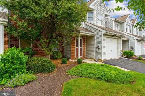 7772 Cross Creek Cir, Breinigsville PA  18031-1317 exterior