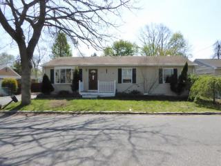 1037 Beach Ave, Beachwood NJ  08722-2303 exterior