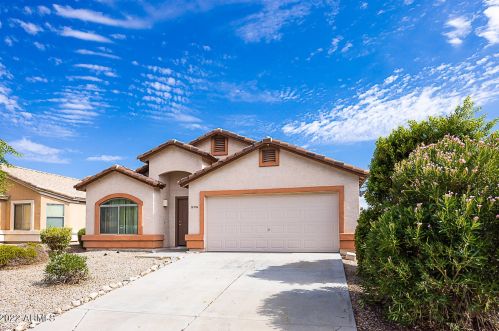 3756 Yellow Peak Dr, Queen Creek AZ  85142-3077 exterior