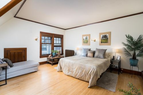 2359 Wahl Ave, Milwaukee WI 53211-3826 exterior