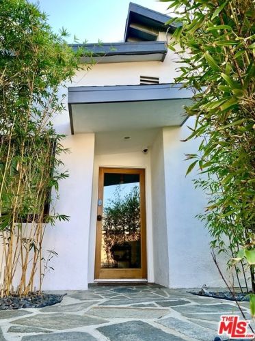 5700 Riverton Ave, North Hollywood, CA 91601-2026
