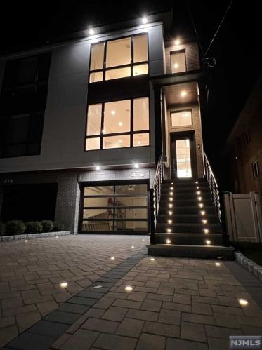 416 Lawton Ave, Cliffside Park NJ  07010-1902 exterior