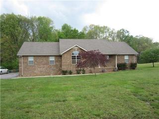 1951 Cook Rd, Tullahoma, TN 37388-8031