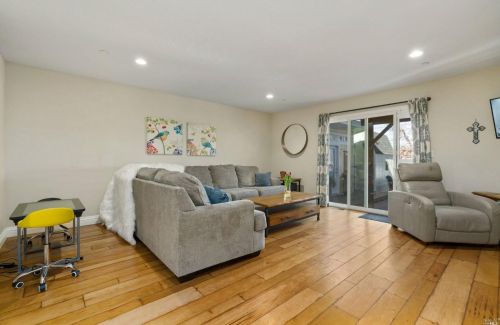 9591 Kristine Way, Windsor CA  95492-8889 exterior