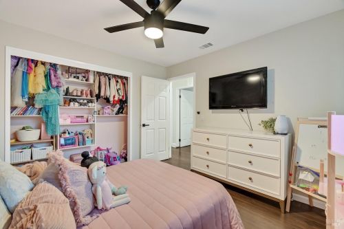 403 Temple Dr, Vacaville CA  95687-5146 exterior