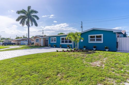 8121 15th Ct, Hollywood FL  33024-5013 exterior