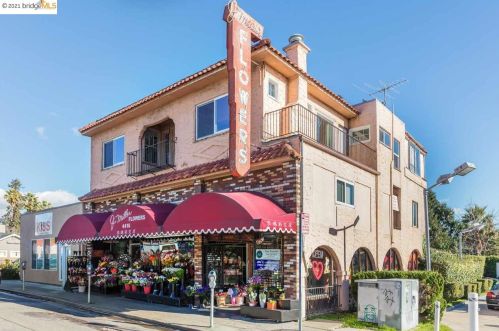 4221 Gln Ave, Oakland CA 94611-4349 exterior