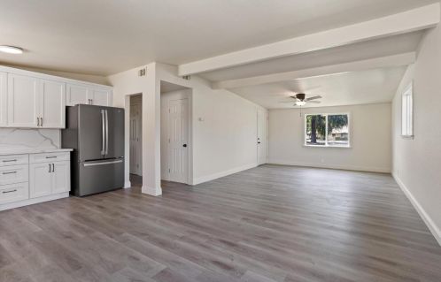 2720 Sparks Way, Modesto CA  95350-1744 exterior