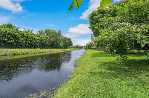 6670 Newport Lk Cir, Boca Raton FL 33496-3001 exterior