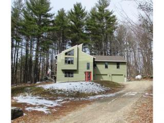 128 Sargent Rd, Sunapee, NH 03782-2920