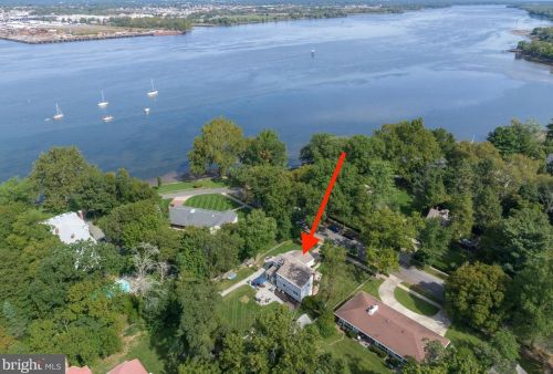 116 Howard St, Riverton NJ  08077-1328 exterior