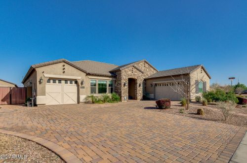 3963 White Dr, Chandler, AZ 85286