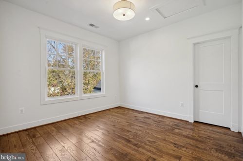 608 Jackson St, Falls Church VA  22046-2828 exterior