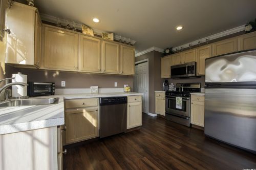 1571 13th St, Babylon NY  11704-3225 exterior