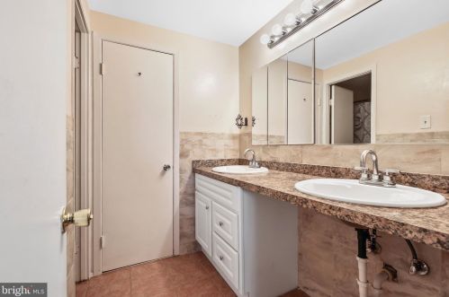 2 Ridgewood Pl, Willingboro NJ  08046-2515 exterior