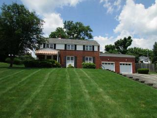 227 Lexington Dr, Mckeesport, PA 15135-3121