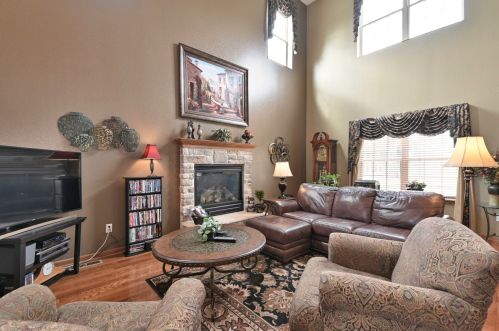 1354 Cider Cir, Mukwonago, WI 53149-1935