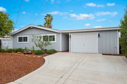 373 Yacon St, Vista, CA 92083-5646