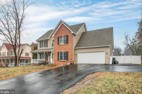 1 Northern Dancer Dr, Siddonsburg, PA 17019-9300