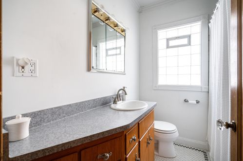 2555 72, Milwaukee WI 53219-2529 exterior