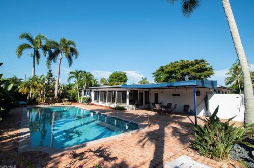 80 Cypress Point Dr, Naples FL  34105-6311 exterior