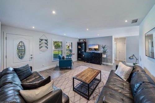 108 Mentor Dr, Naples, FL 34110-1328