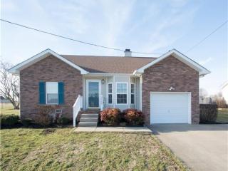3682 Gracelawn Dr, Clarksville, TN 37040-5678