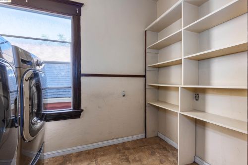 1115 Chestnut St, Oakland CA 94607-2874 exterior