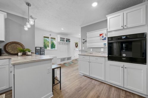 8328 Martinsburg Rd, Mount Vernon OH  43050-9506 exterior