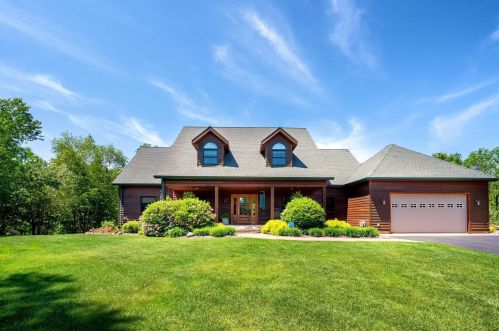 5173 Eagle Lake Rd, Duluth, MN 55803-1114