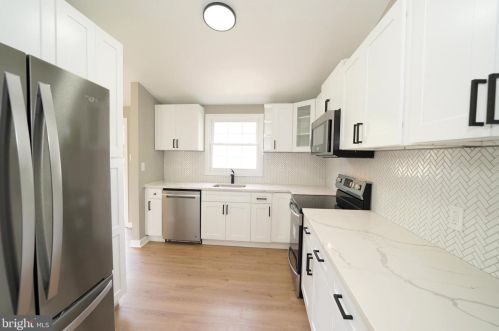 150 Independence Dr, Yardley PA 19067-4910 exterior