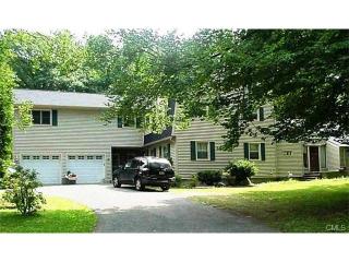 124 Chambers Rd, Danbury CT  06811-3614 exterior