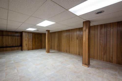 1545 Cedar Ln, Milwaukee WI  53217-1102 exterior