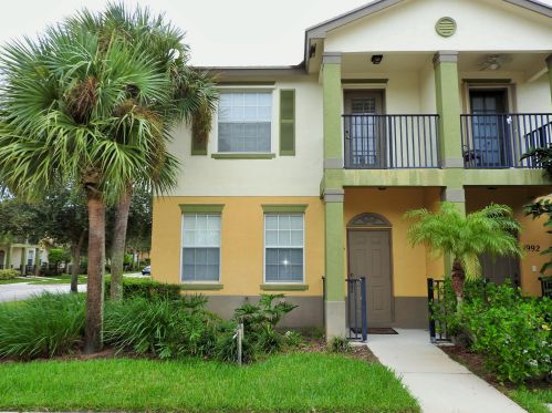 1996 Avon Park Dr, Fort Pierce, FL 34952-7797